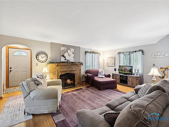 5th image of 3439 Mapleway Dr