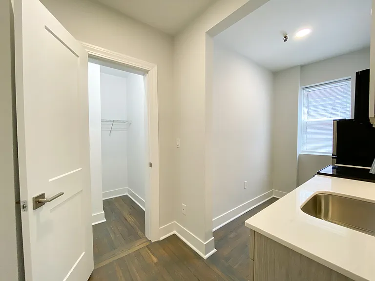 151 Park Dr #8 — Photo 3