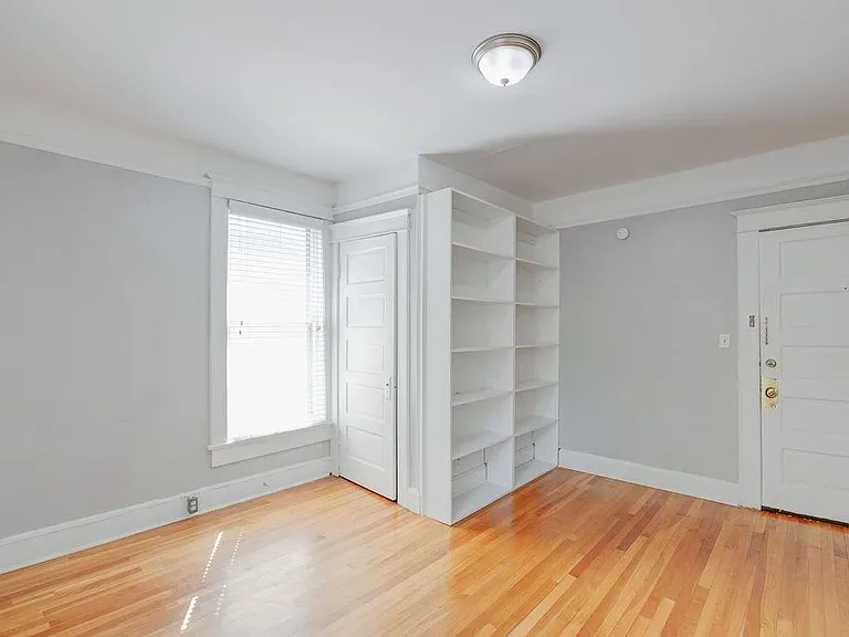 1319 Harbert Ave #3 — Photo 6