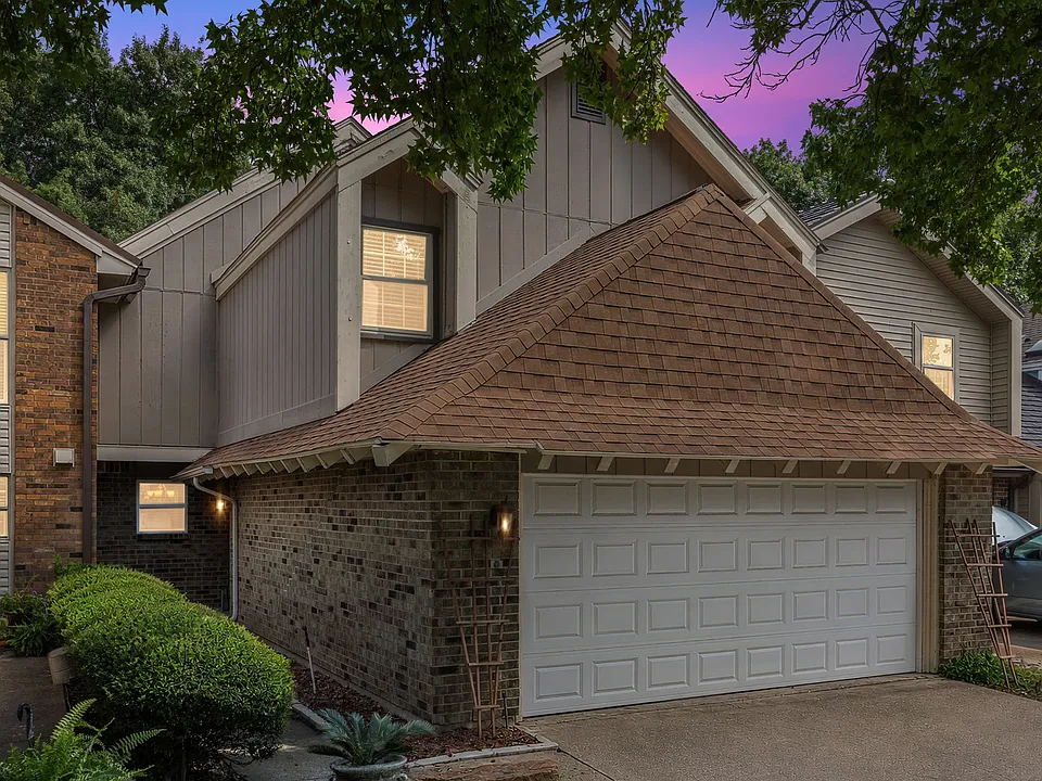 2908 Clear Springs Dr