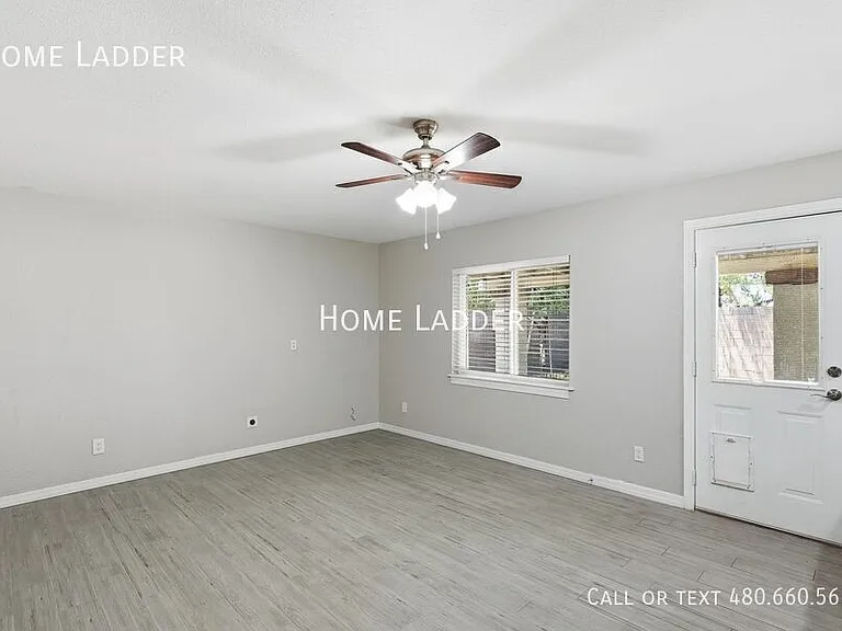 300 S Monterey St — Photo 9
