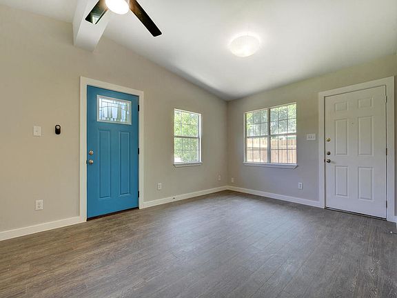 5th image of 621 W Crestland Dr