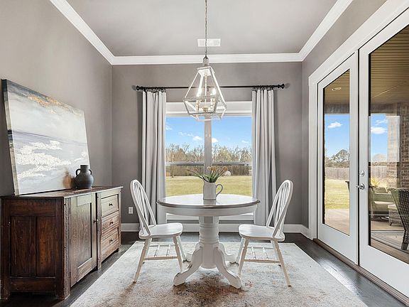 5th image of 4033 Vineyard Way