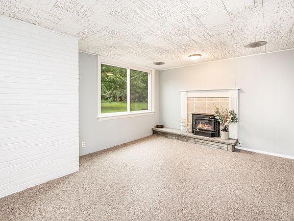 5th image of 307 Grand Ave