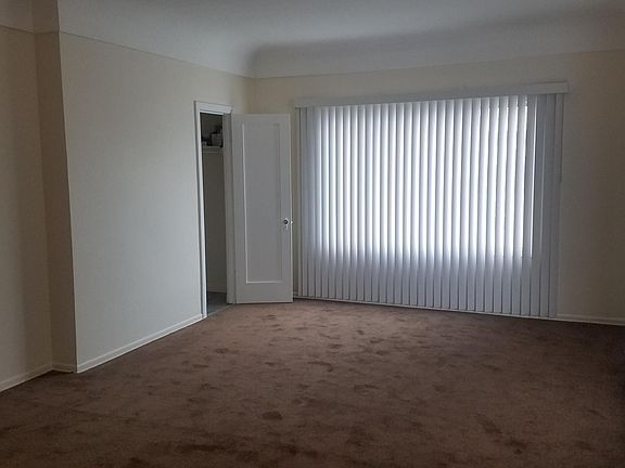 4th image of 3915 E Mayfield St