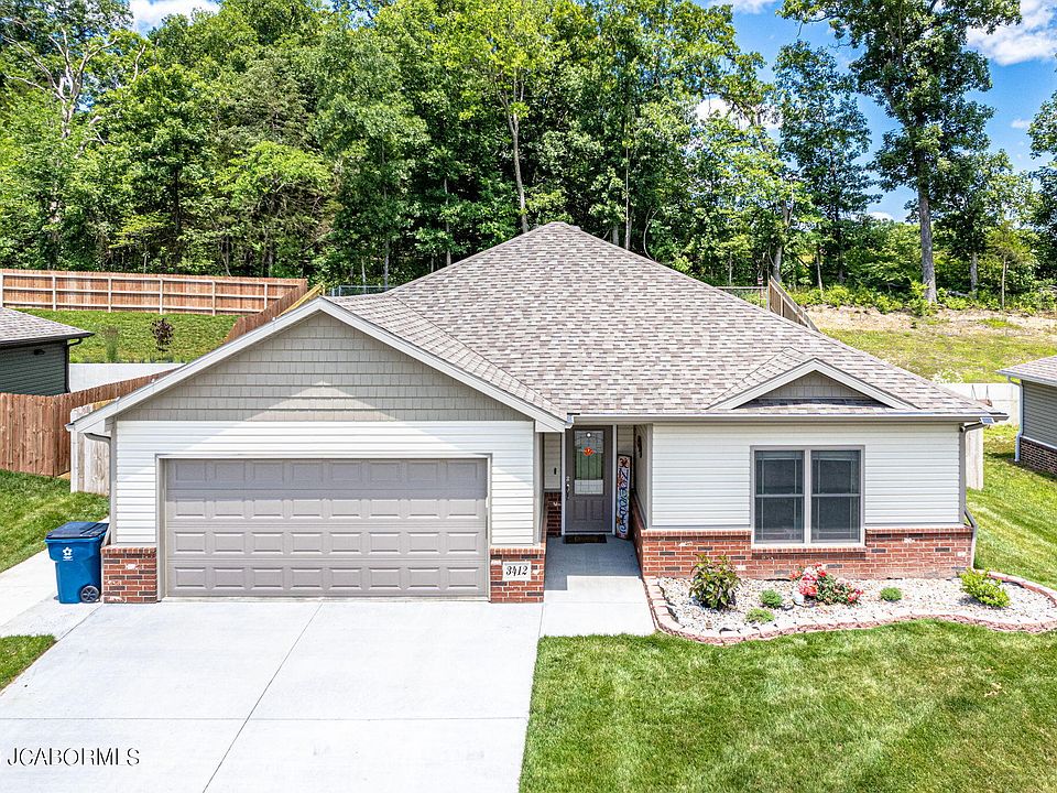 1st image of 3412 N Rock Beacon Rd #3410