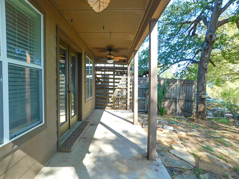 558 Jay St — Photo 21