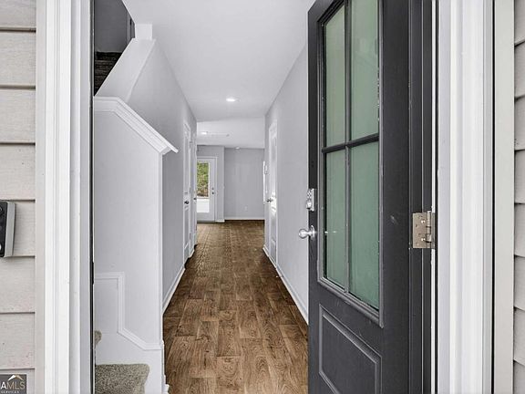 2nd image of 215 Coneflower Rd