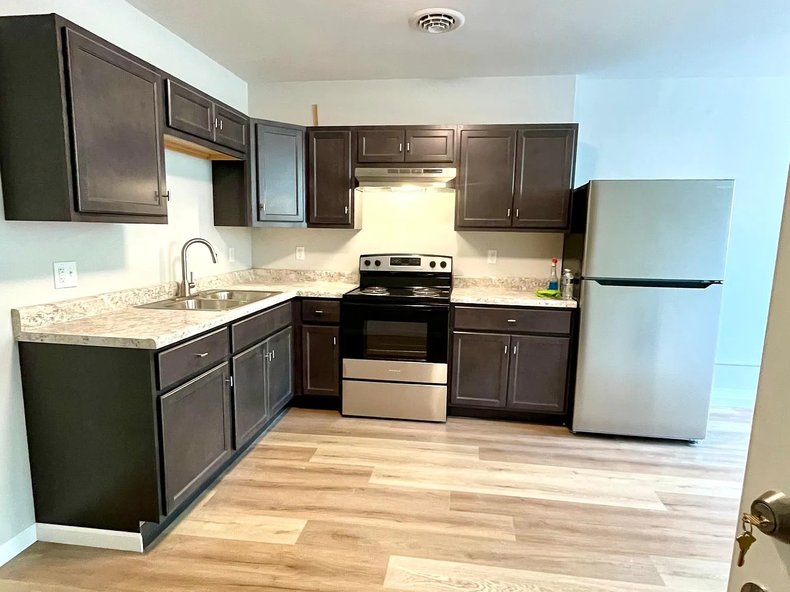 2 bed, 900 sqft, $815 — Photo 1