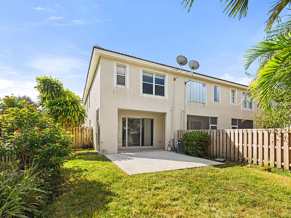 1st image of 9651 Lago Drive