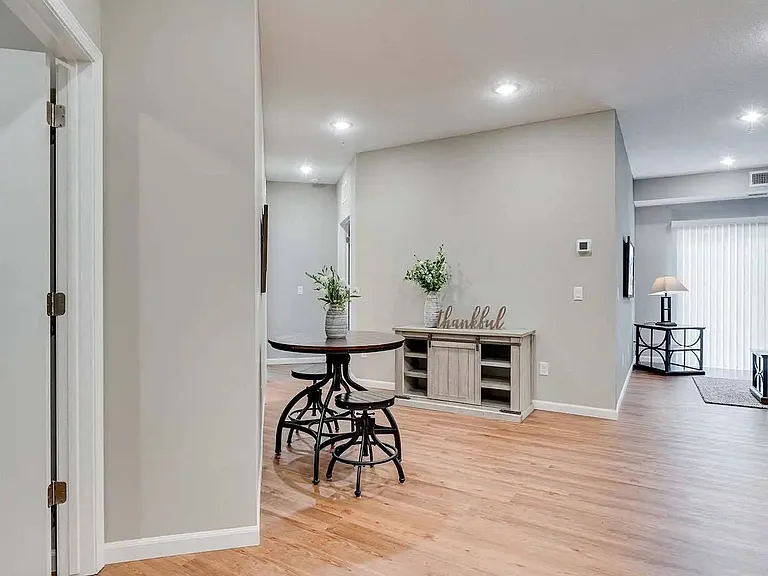 Circle Pines, MN Lexington Lofts | Bradford | Dining