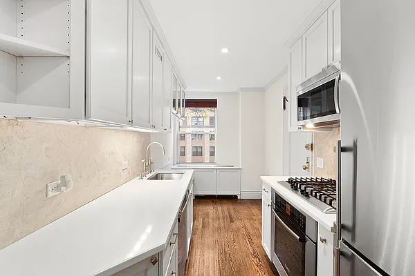 Sold by Compass | media 7