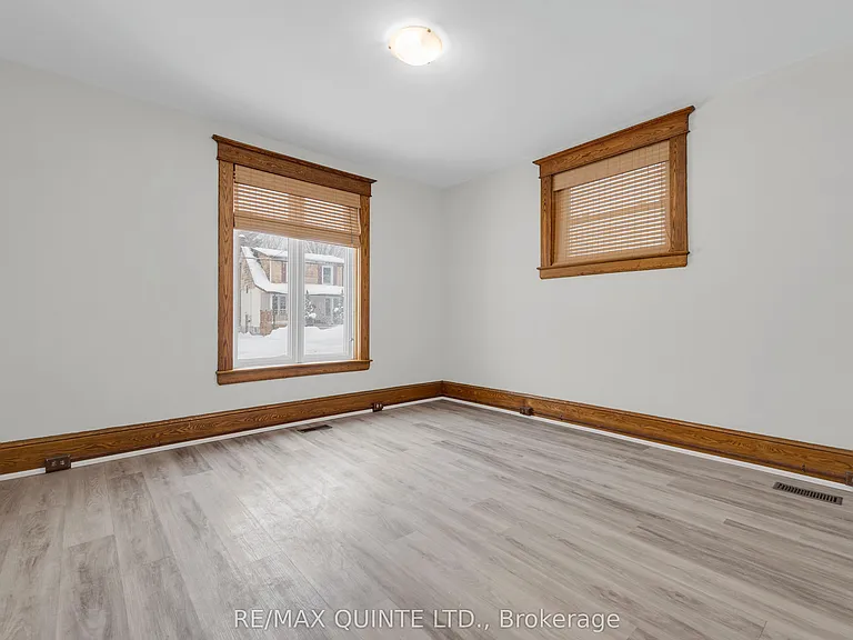 185 Foster Ave — Photo 3