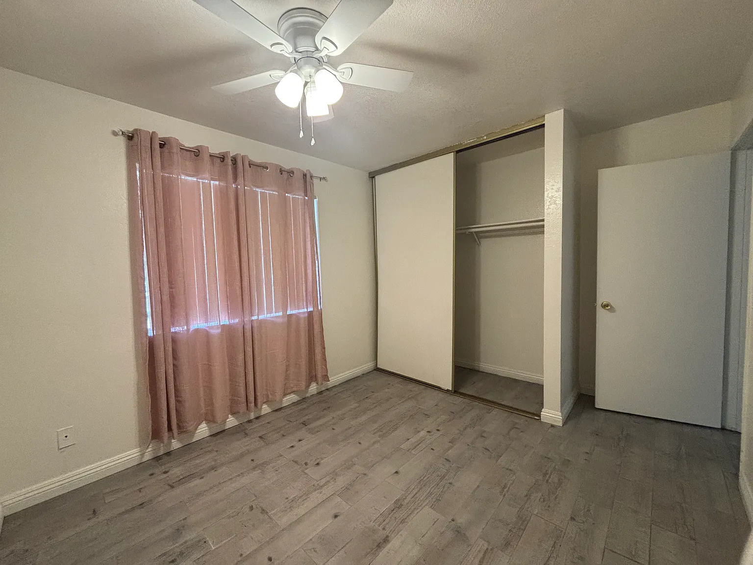 2 bed, 800 sqft, $2,150 — Photo 3