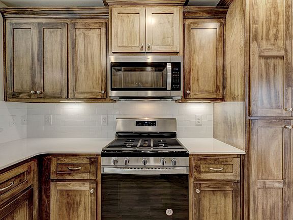 3rd image of 5813 Goldfinger Rd #1B-1BA-977SQFT