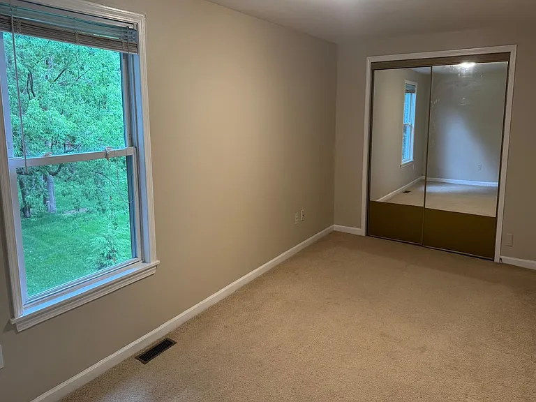 3379 Crooks Rd — Photo 11