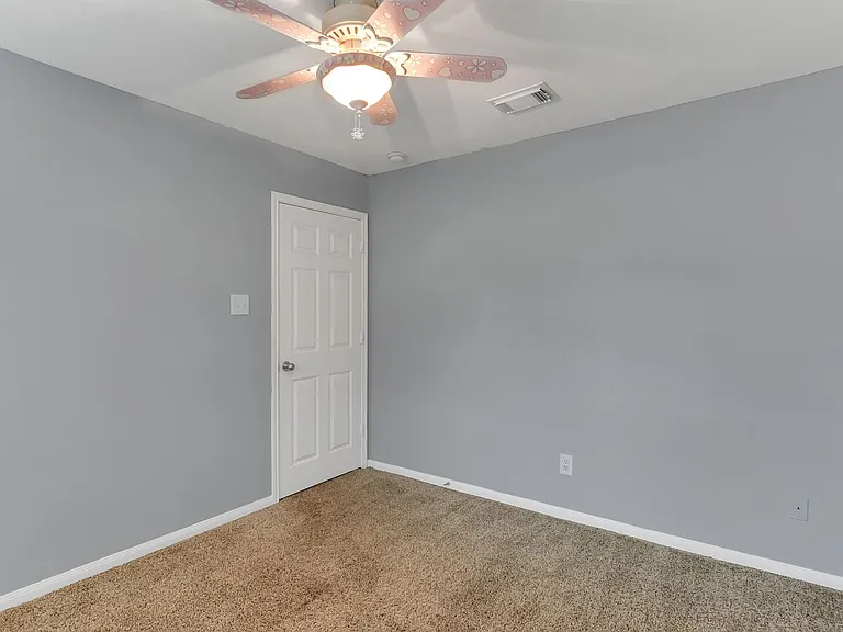 223 Fantasy Ln — Photo 19