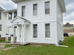 557 6th Ave S, Clinton, IA 52732