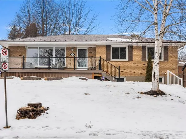 16 Scott Ave, Norfolk County, ON N3Y 3H9