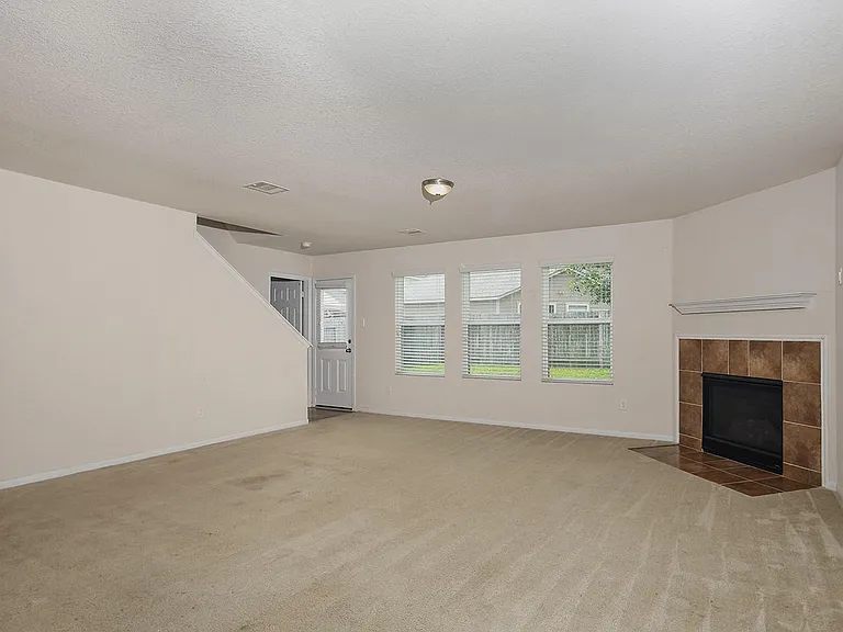 9960 Hyacinth Way — Photo 3
