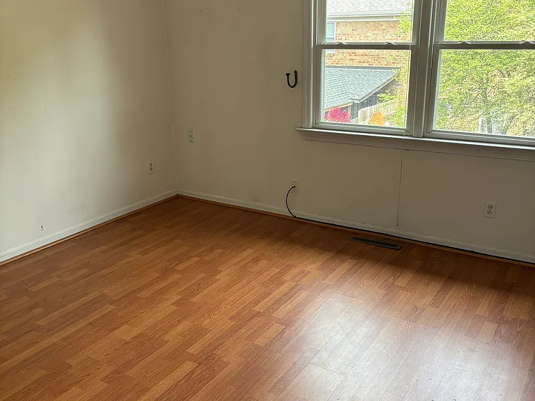 935 Delaware Ave — Photo 8
