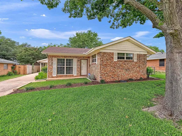 812 Holiday Dr, Sherman, TX 75090