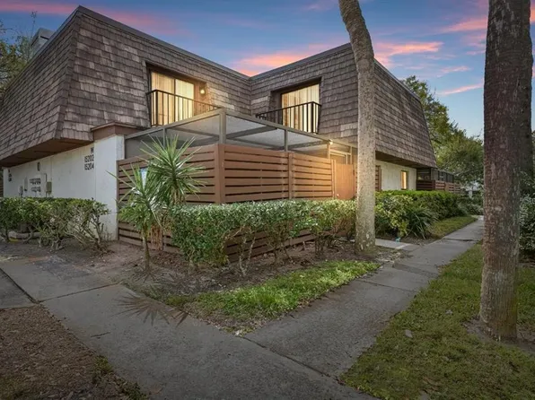 15202 W Pond Woods Dr, Tampa, FL 33618