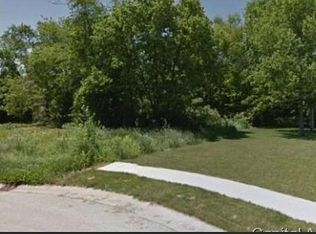 300 Brookside Ln, Chatham, IL 62629