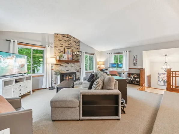 351 Elan Ct, Woodbury, MN 55125