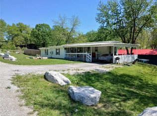 716 Cherokee Dr, Excelsior Springs, MO 64024
