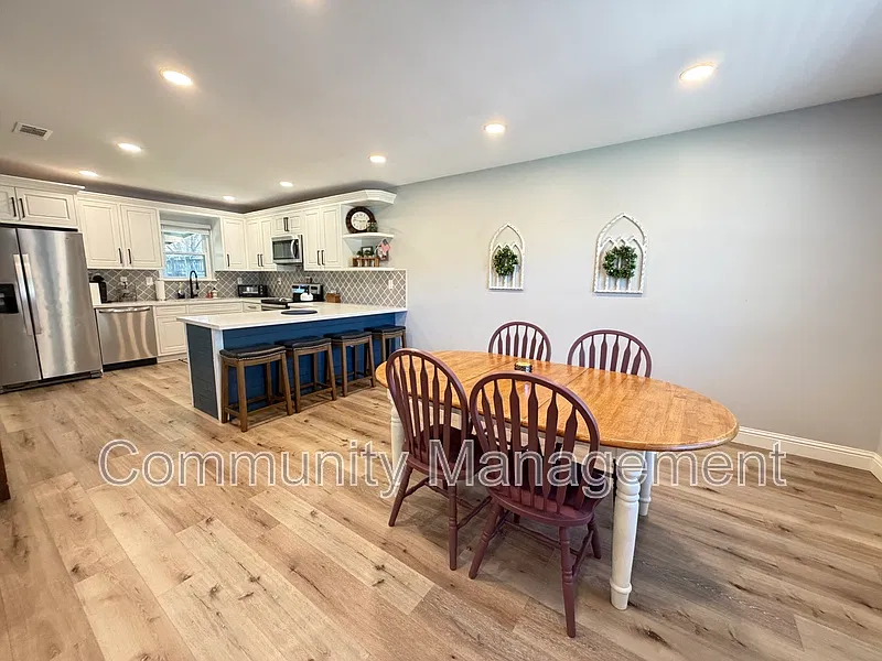 3 bed, 2.0 bath, 1540 sqft, $1,750 — Photo 3
