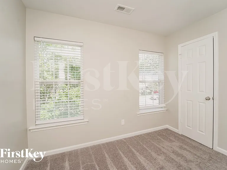6804 Jamison Ln — Photo 14