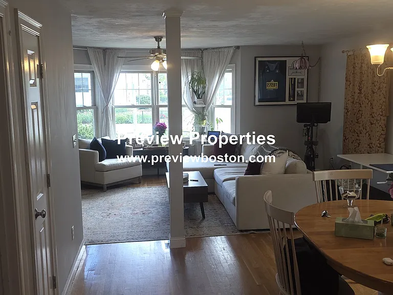 321 N Harvard St #P — Photo 10