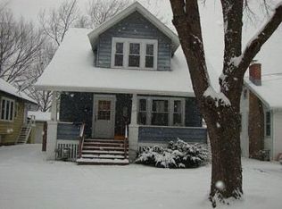 914 71st St, Kenosha, WI 53143