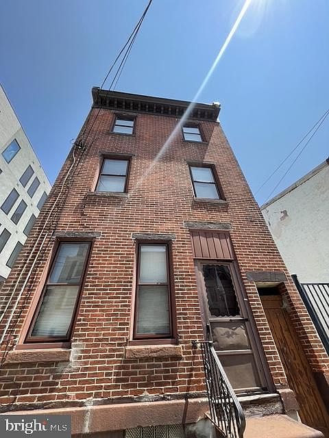1st image of 1137-39 E Dunton St