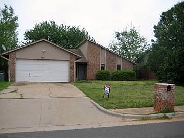 1st image of 2412 Clover Glen Dr