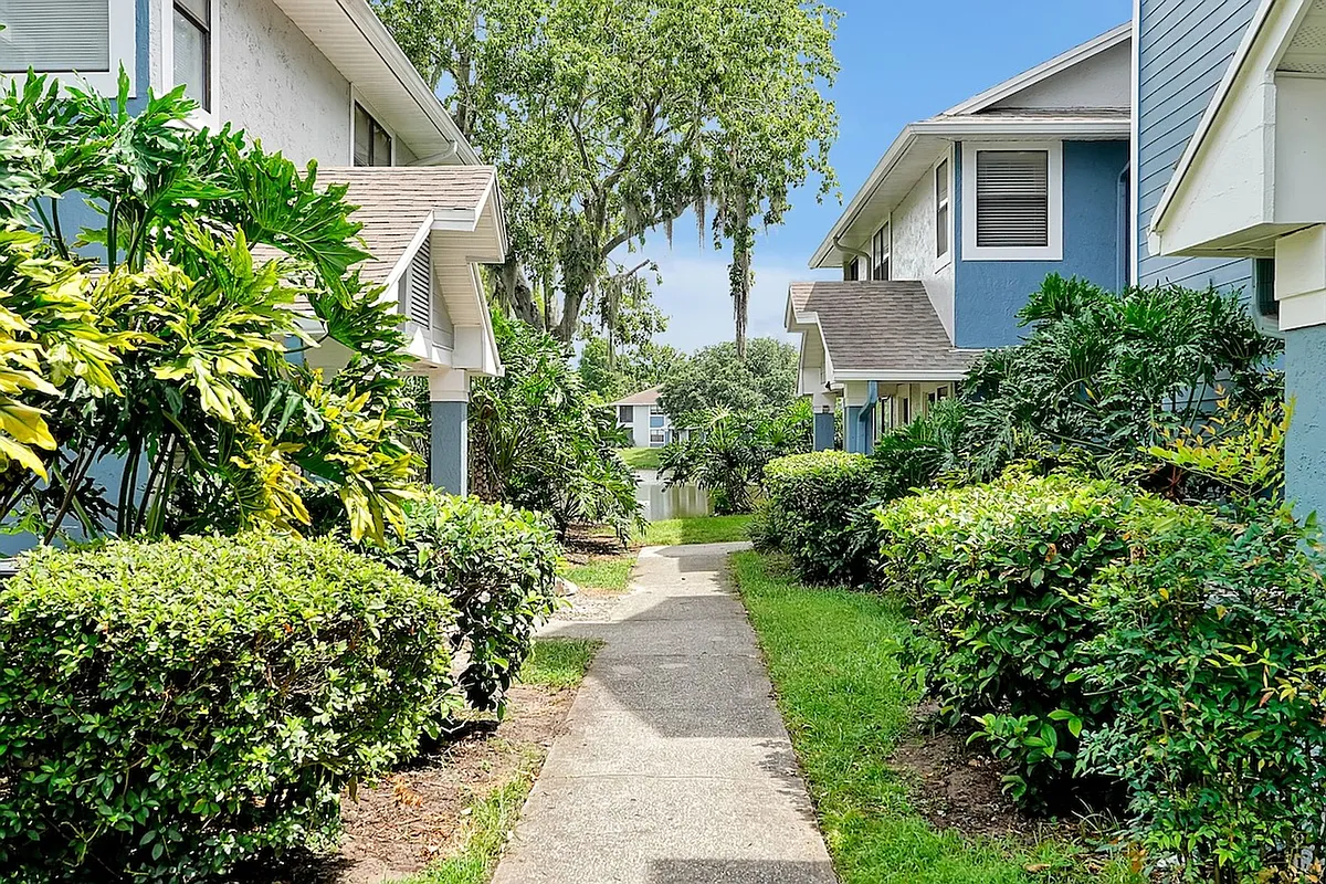 Building Photo - Avenues of Baldwin Park