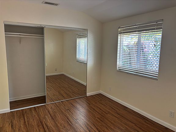 3rd image of 18 Lassen Dr