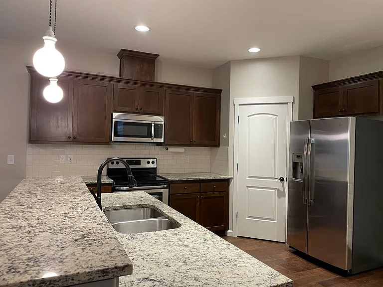 2641 NE 130th Ct — Photo 9