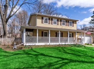 1556 Allen Ln, St Charles, IL 60174