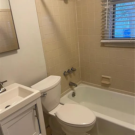 76 Hurd St — Photo 12