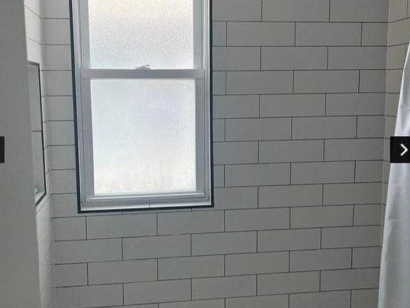 4th image of 167 Chandler Ave #2A