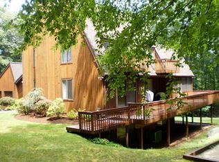 7 Greenfield Dr, Weston, CT