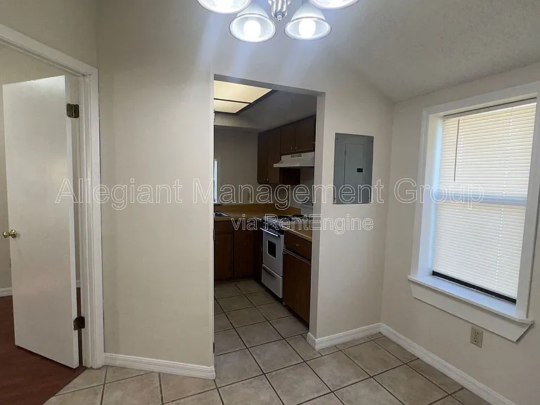616 Massachusetts Ave #A — Photo 7
