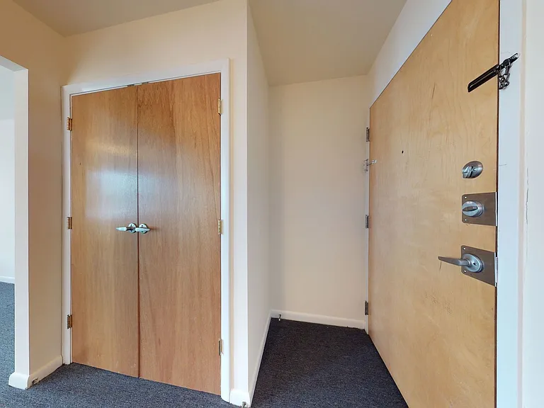 Marlton Manor Apartments — Photo 14