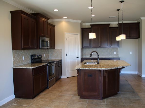 2502 First Hill Cir SW