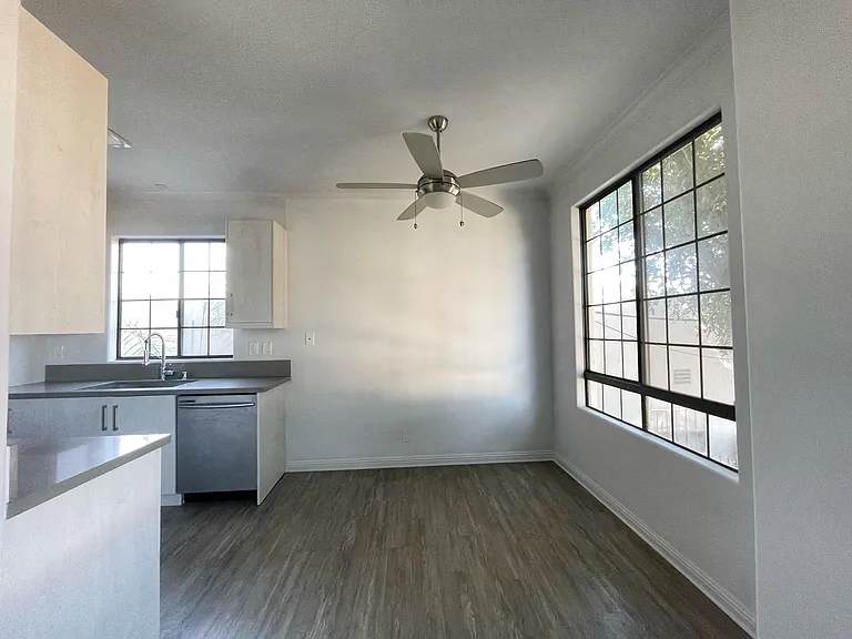 3815 McLaughlin Ave — Photo 24