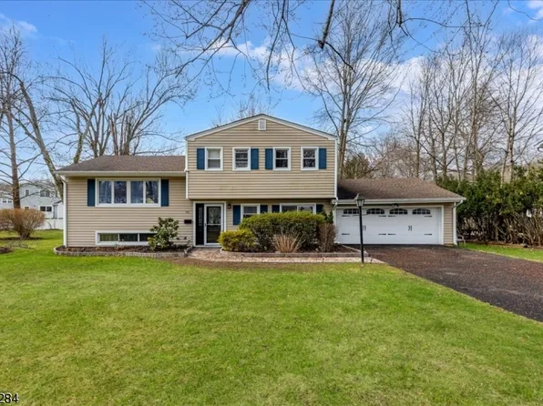 113 Briarwood Drive W, Berkeley Heights Twp., NJ 07922