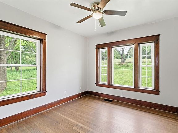 4th image of 33305 E Reber Rd