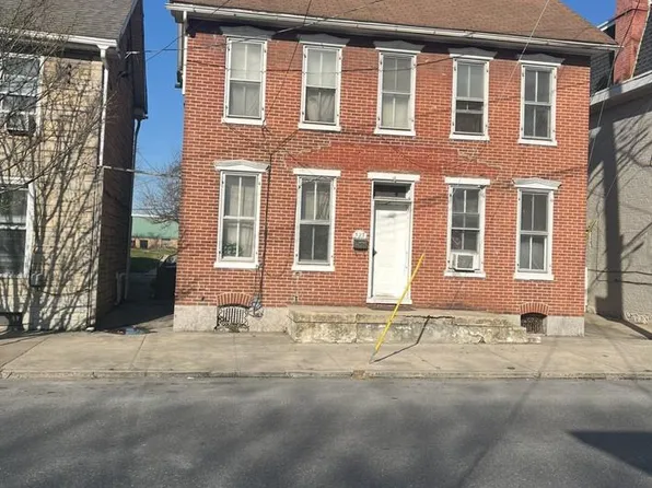 323 S Main St, Chambersburg, PA 17201